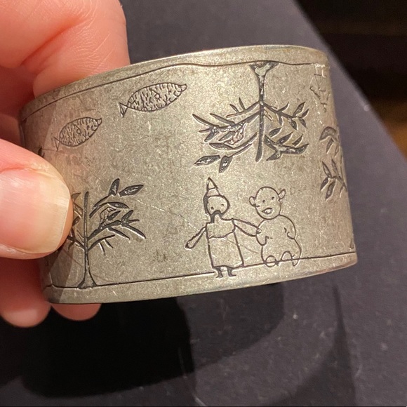 Etched Cuff bracelet - Picture 9 of 10